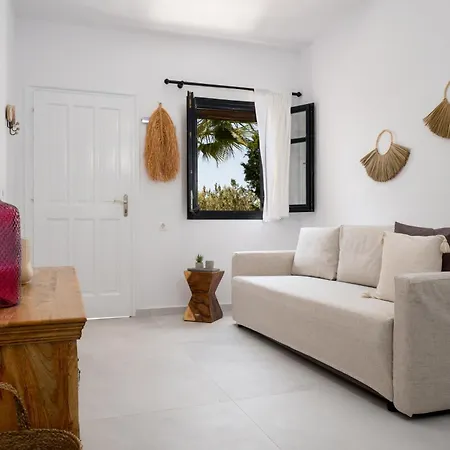 Apartmanhotel Pela 3*