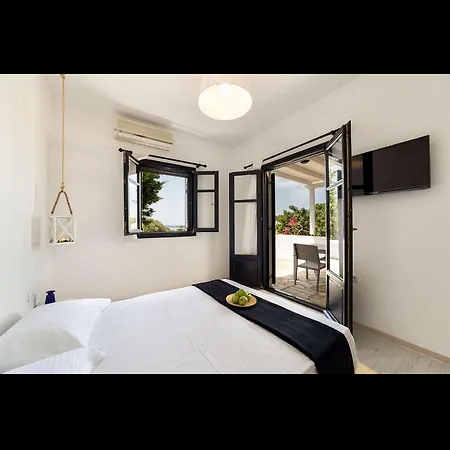 Pela Apartmanhotel Alikí