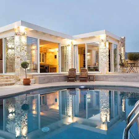 Pela Apartmanhotel Alikí