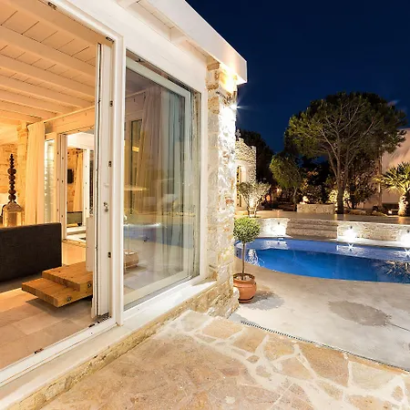 Pela Lägenhetshotell 3*