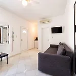 Pela Aparthotel