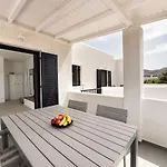 Aparthotel Pela 3*