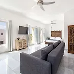 Aparthotel Pela Alikí