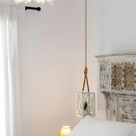 Pela Aparthotel 3*