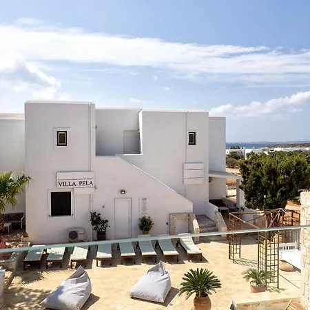 Pela Aparthotel