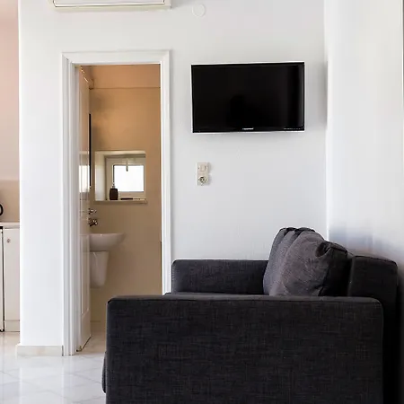 Pela Aparthotel 3*