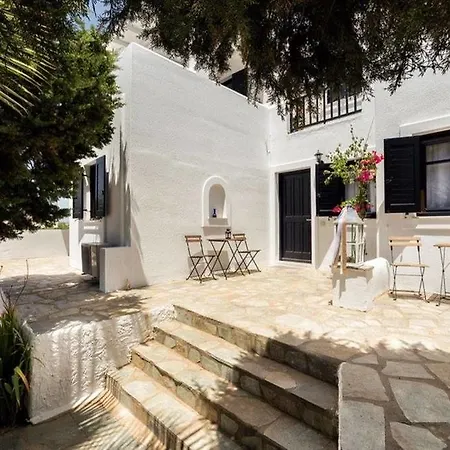 Pela Aparthotel Aliki (Paros)