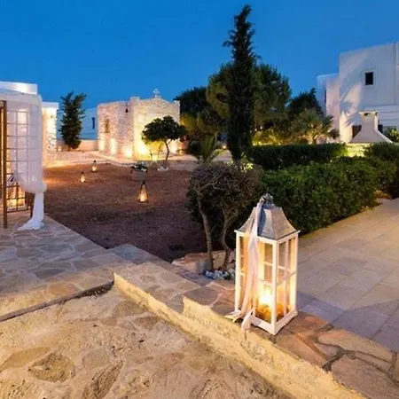 Pela Aparthotel