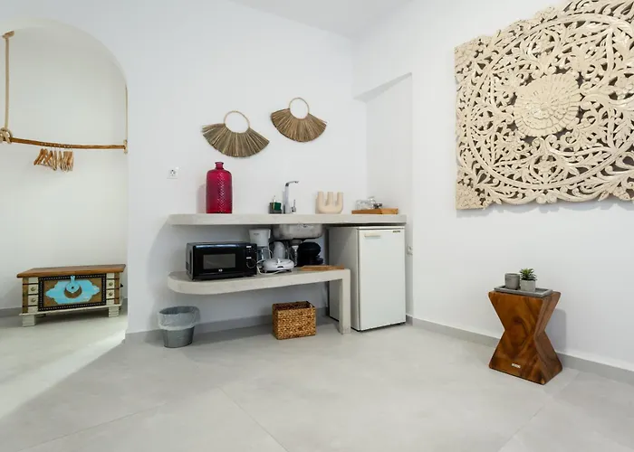 Pela Aparthotel Alikí