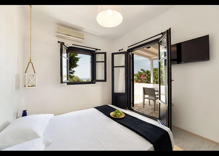 Pela Aparthotel Alikí