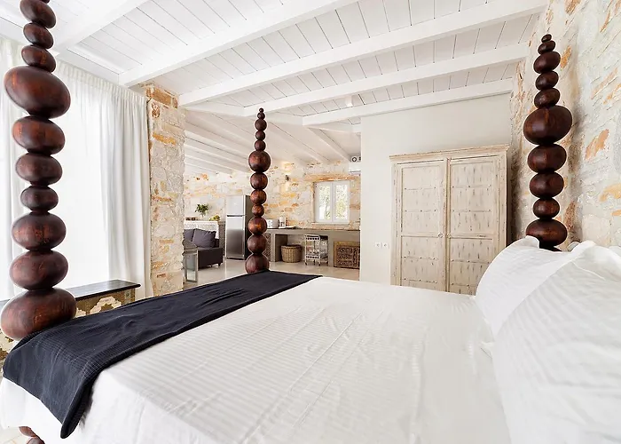 Pela Aparthotel Alikí